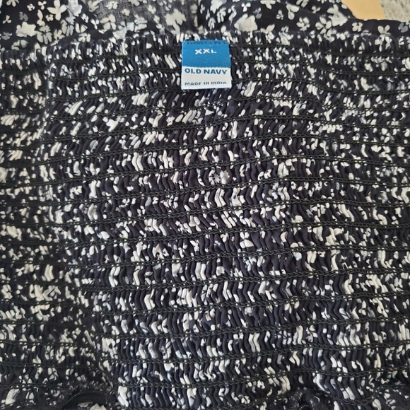 OLD NAVY Sz XXL Black Ditsy Floral Smocked Cami Tank Spaghetti Straps V-Neck - Picture 13 of 14